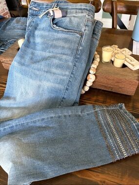 The slim crop Light Wash Embellished Hem Jeans